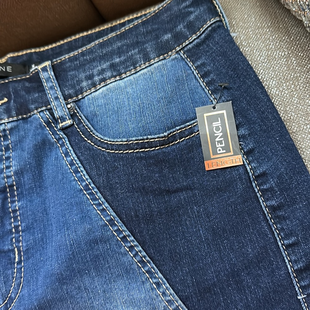 NWT Denim Pencil Skirt - Size Medium - Picture 3 of 5